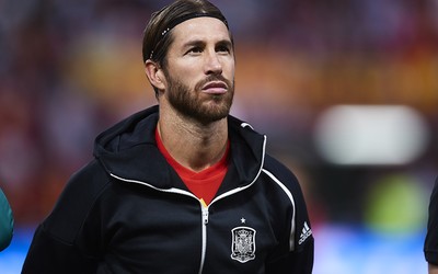 凤凰体育焦点-克罗地亚广场树立魔笛雕像